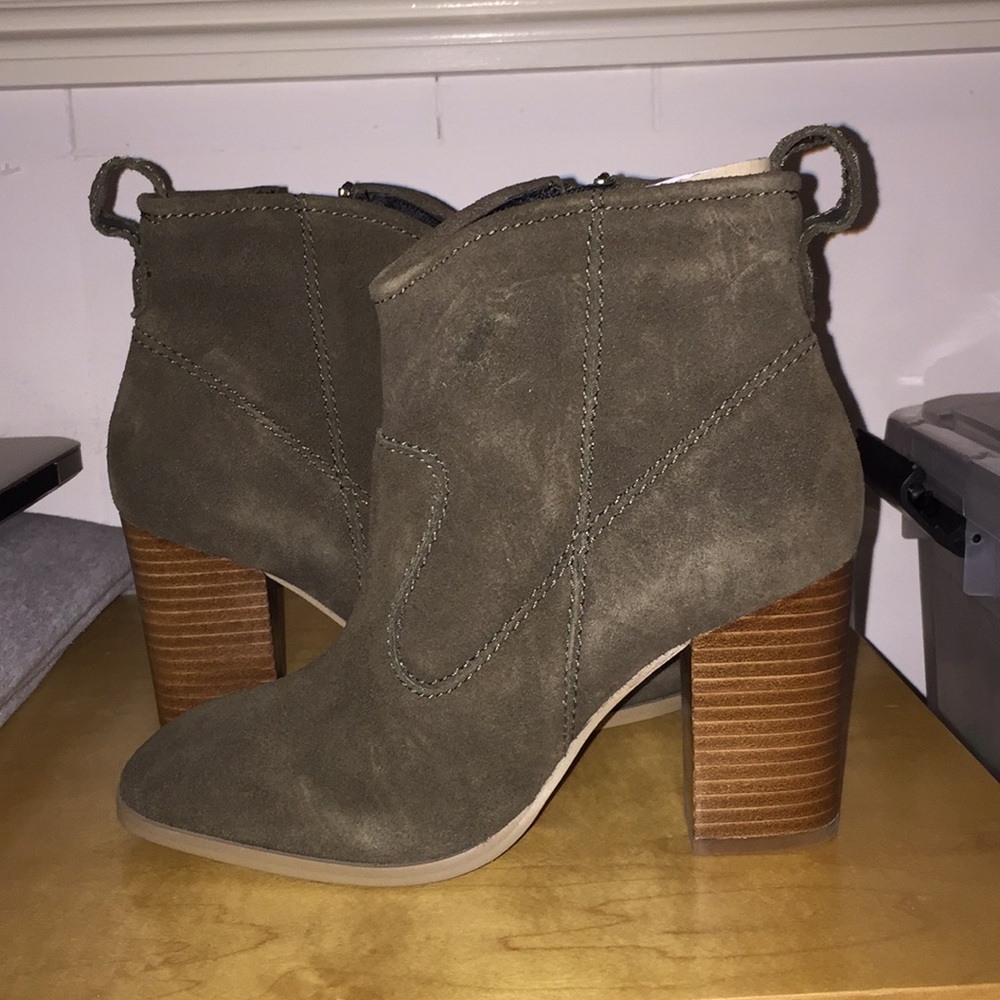 Steve Madden Olive Suede Booties!